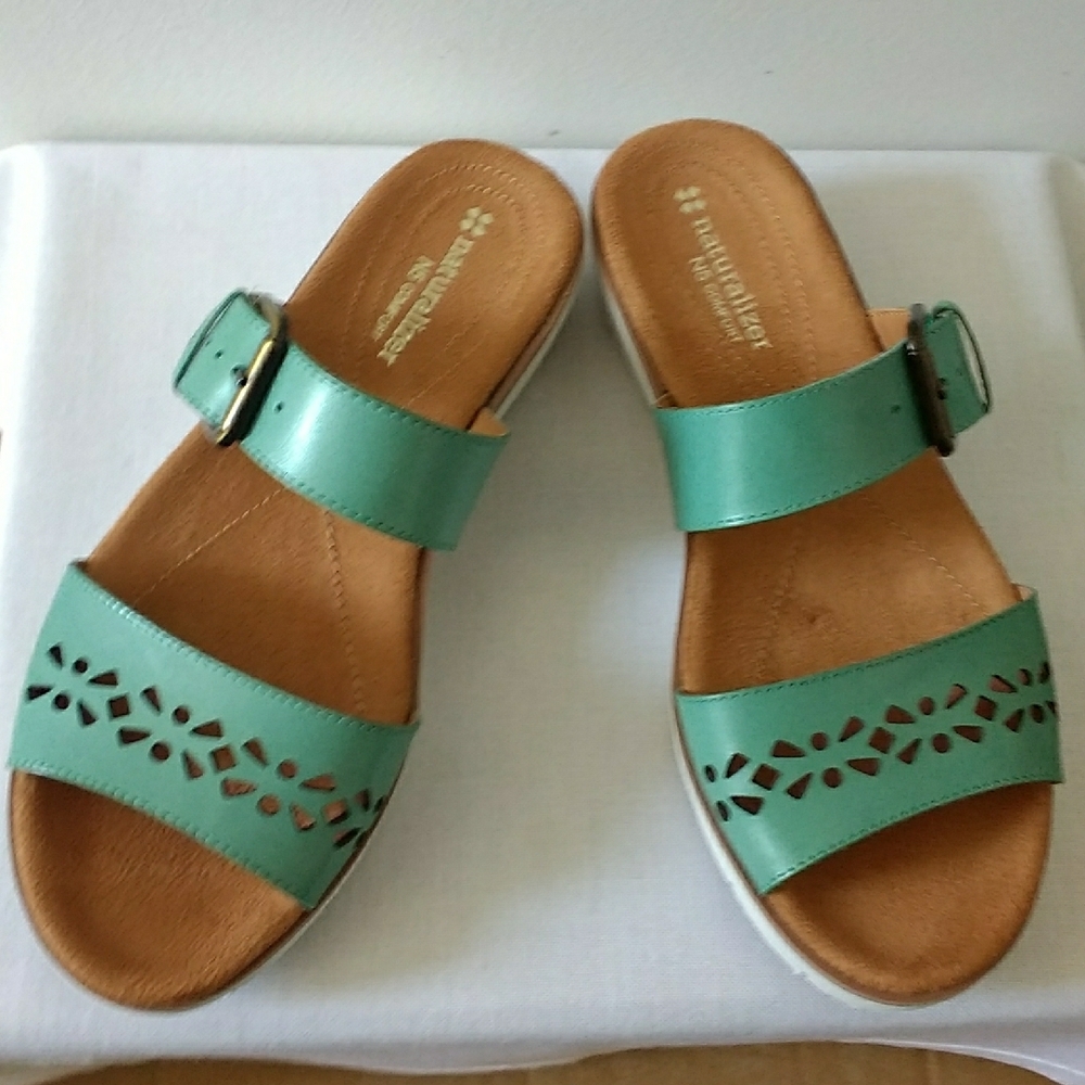 NEW Naturalizer Turquoise Leather Cutout Sandals Size 5 1/2 M